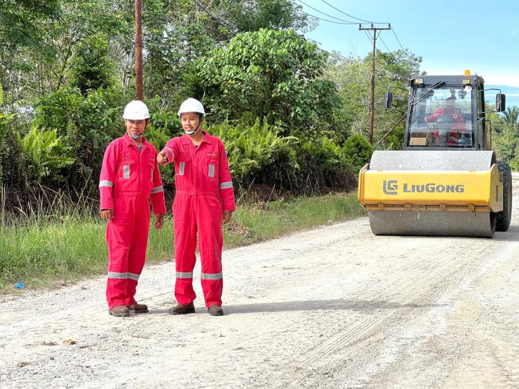 Kolaborasi Merawat Merbau: FKKD Bangun Komunikasi, PT ITA Perbaiki Jalan Sepanjang 12 Kilometer