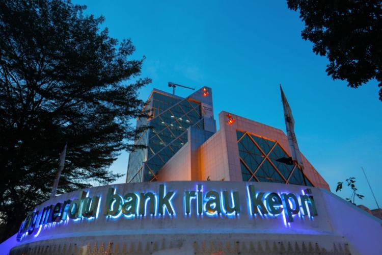 Alasan Pemprov Riau Wajibkan Investor Gunakan Layanan BRK Syariah