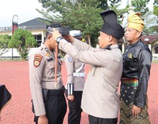 Polres Rokan Hilir Launching Penggunaan Tanjak dan Selempang, Wujud Pelestarian Budaya Melayu di Lingkungan Polri