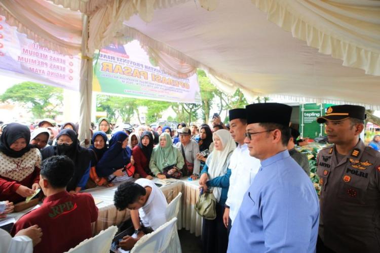 Pemprov Riau Gelar Pasar Murah di Rengat, Warga Antusias Berburu Sembako Murah