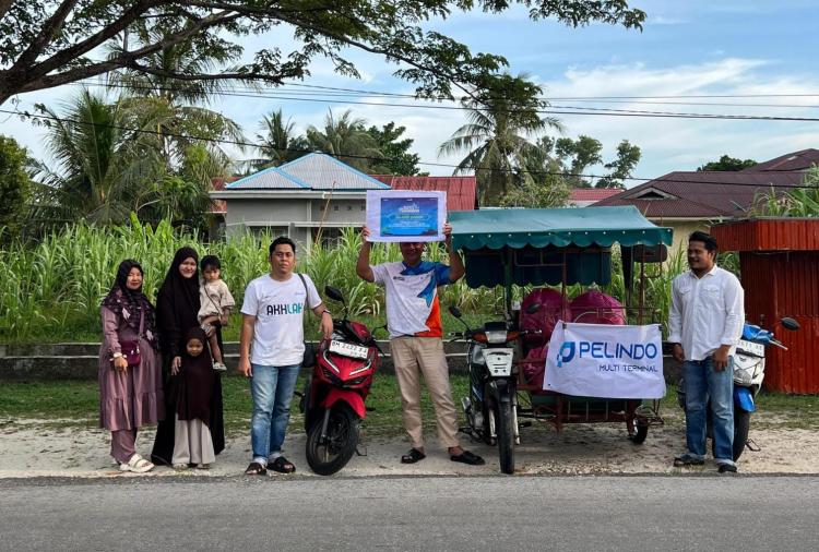 Pelindo Regional 1 Kawasan Selatpanjang Berbagi Berkah Ramadan 2026, Salurkan  Ratusan Takjil dan Sembako untuk Masyarakat