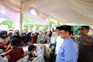 Pemprov Riau Gelar Pasar Murah di Rengat, Warga Antusias Berburu Sembako Murah