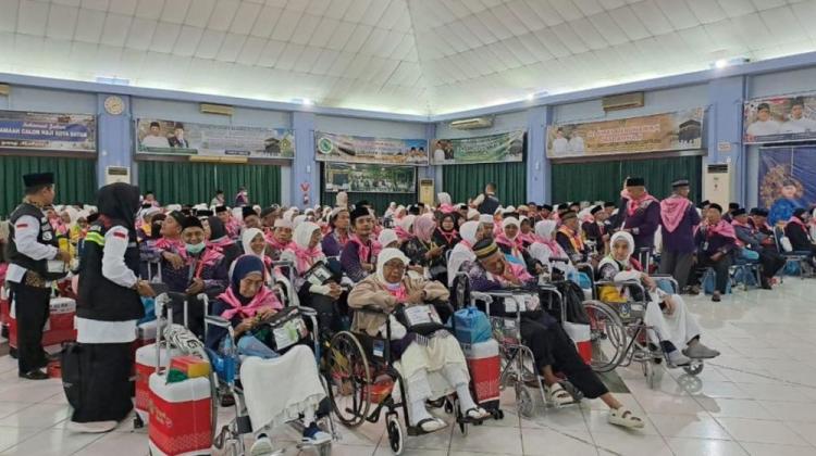 Sempat Tertunda, Kloter BTH 5 Riau Kini Sudah Diberangkatkan