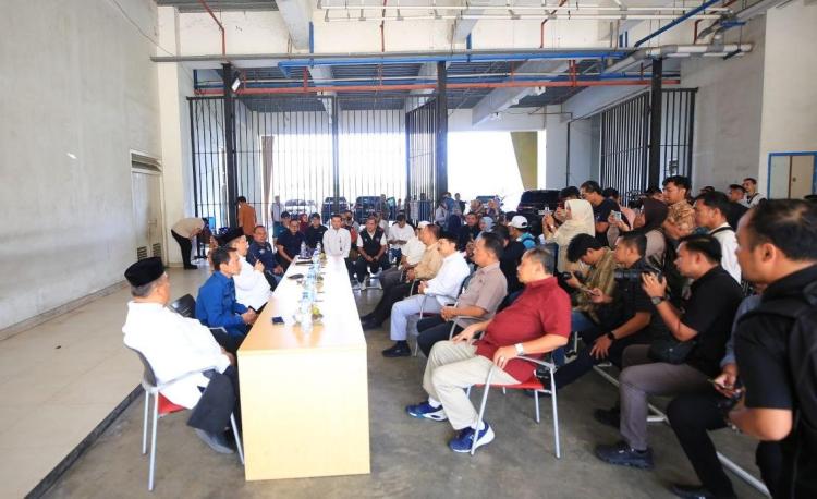 Optimalisasi Penggunaan Aset, Plt Gubri Minta KONI Pindah Kantor ke Stadion Utama Riau