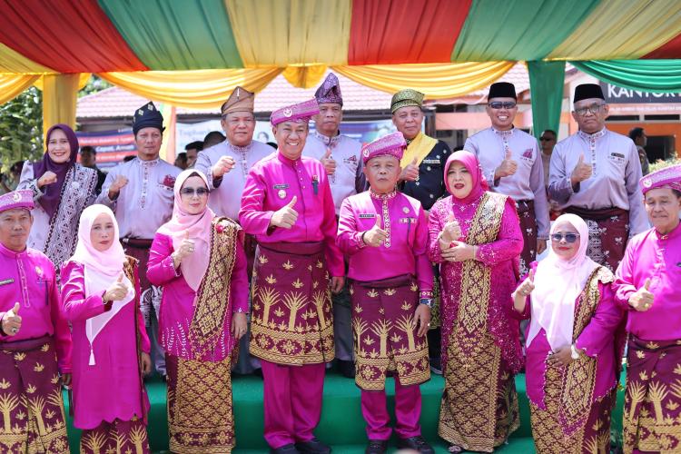 Semarakkan Pawai Taaruf MTQ ke-44 Provinsi Riau di Kuansing, Kepulauan Meranti Tampil Memukau dengan Usung Joged Meranti dan Tradisi Golek Tual Sagu